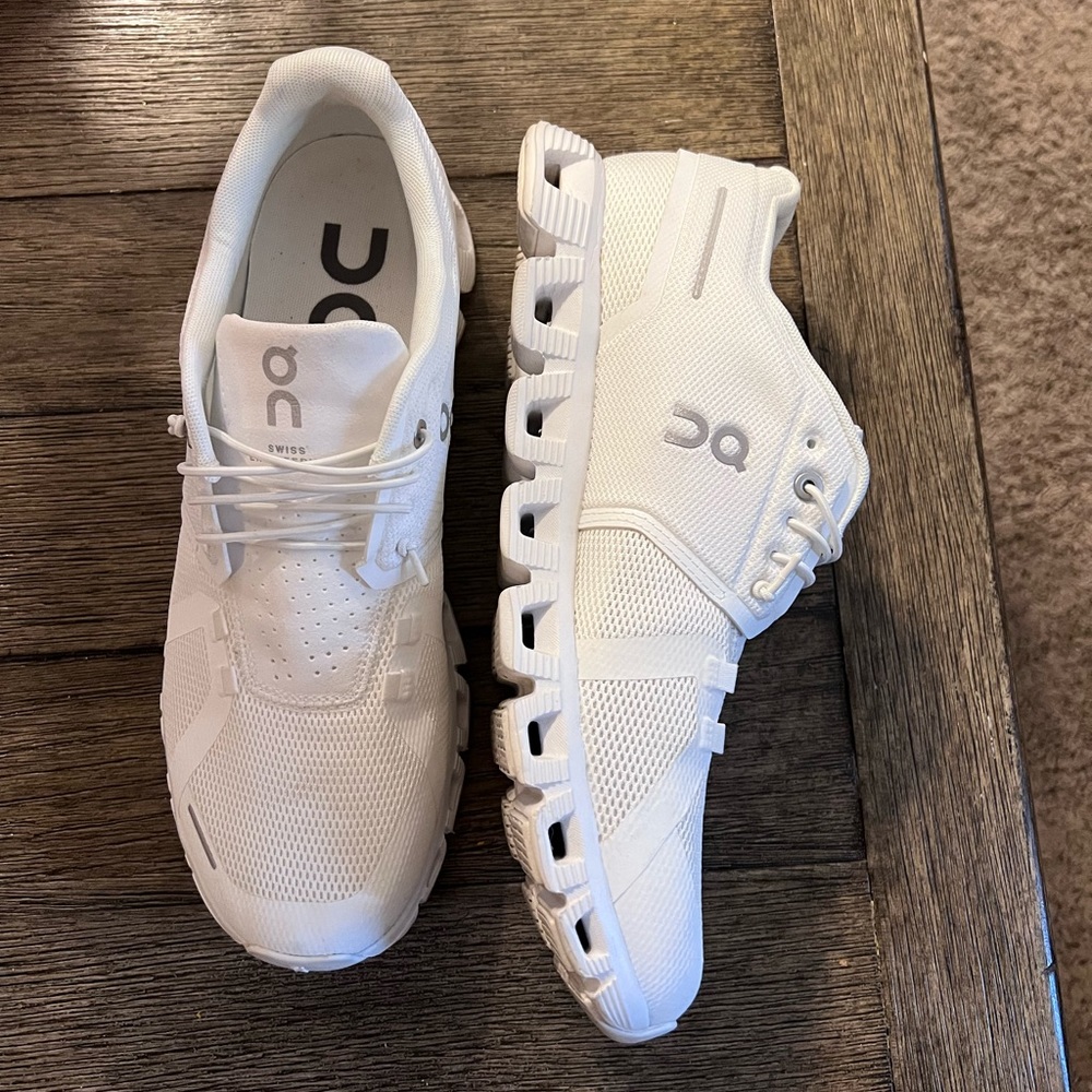 On Cloud Tennis shoes